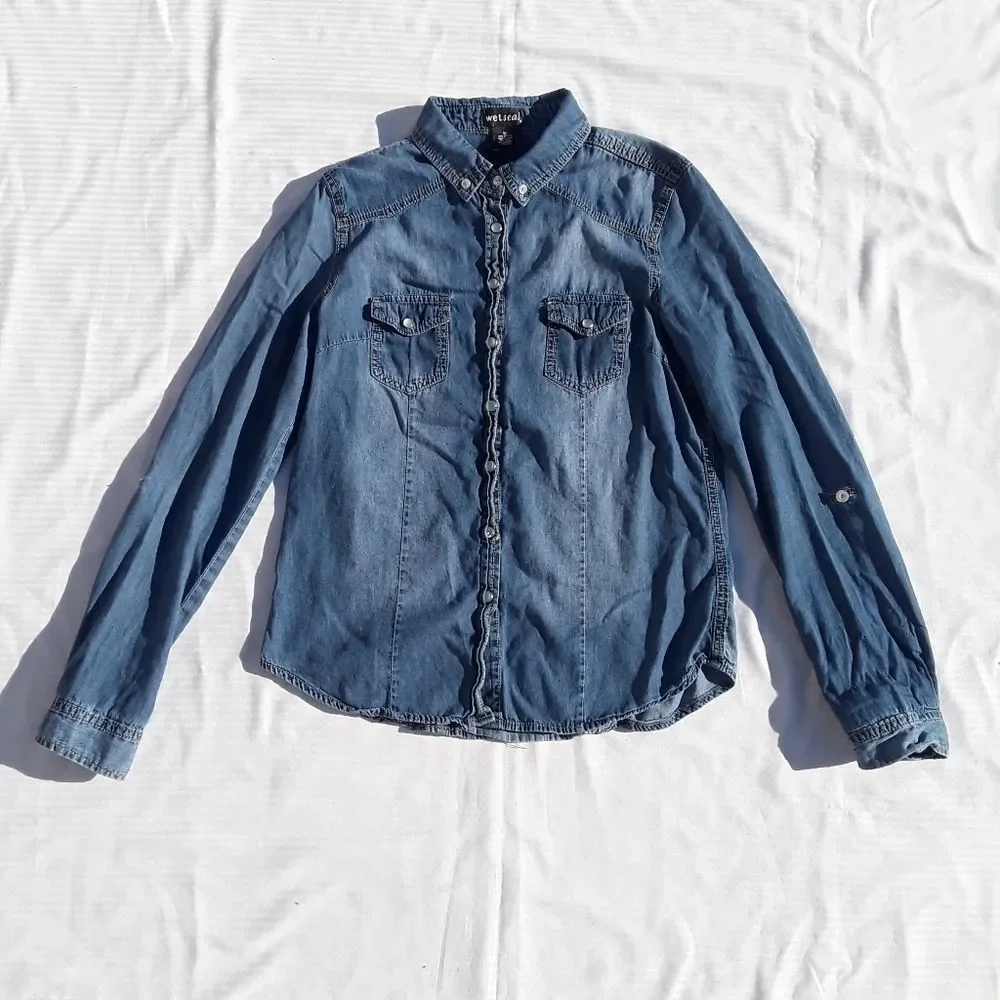 Wet Seal Chambray top - Picture 1 of 10